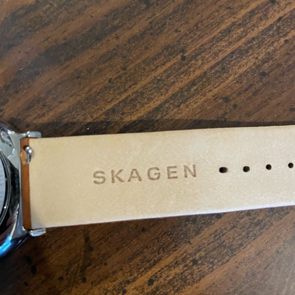 Skagen Silver Signatur Three-Hand Luggage Brown Leather Watch - Picture 5 of 6
